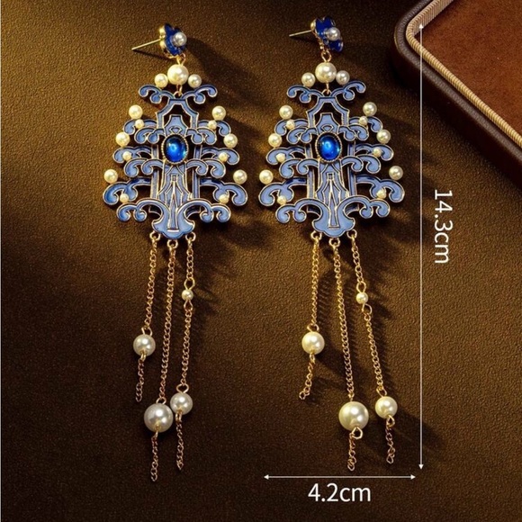 The QueensCabinet Jewelry - Elegant Blue and Gold Pearl Dangle Earrings